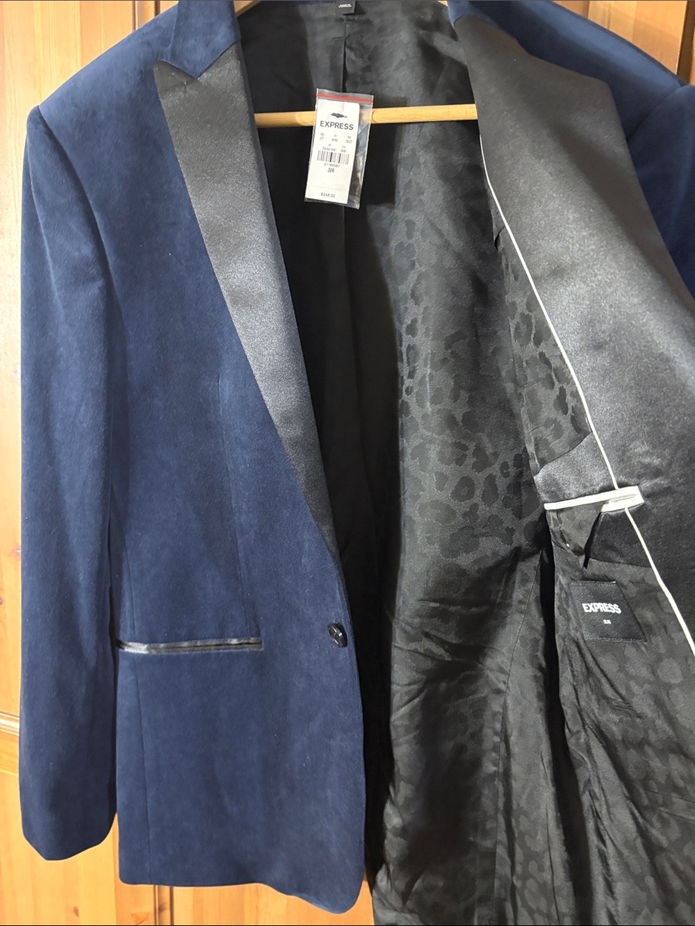 Express Men's Deep Blue Velvet Blazer with Black Satin Lapels - Picture 7 of 9